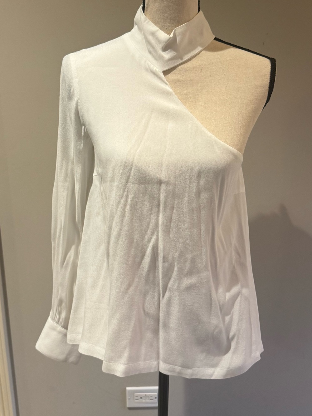 Elliatt One-Shoulder High-Neck White Blouse